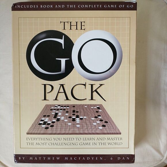 Matthew Macfadyen THE GO PACK Strategy Board Game with Guide Book Carlton Pack - Picture 1 of 10